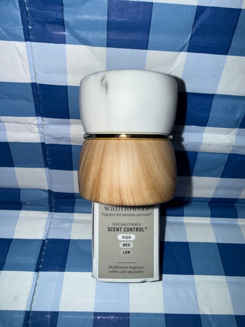 White plug in